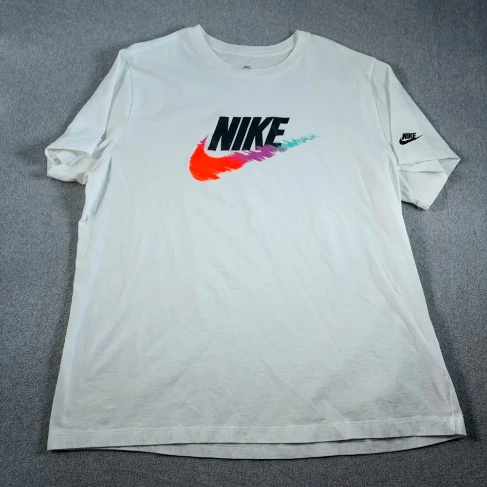Nike Graphic Tee Mens 2XL White Rainbow Gradient Swoosh Logo Short Sleeve Shirt